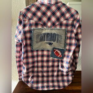 Upcycled Patriots Shirt. New England Football Fan. Large.